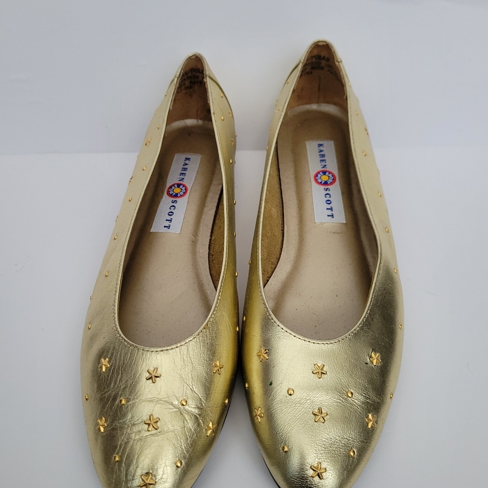 Vintage Karen Scott Gold Gem Flats